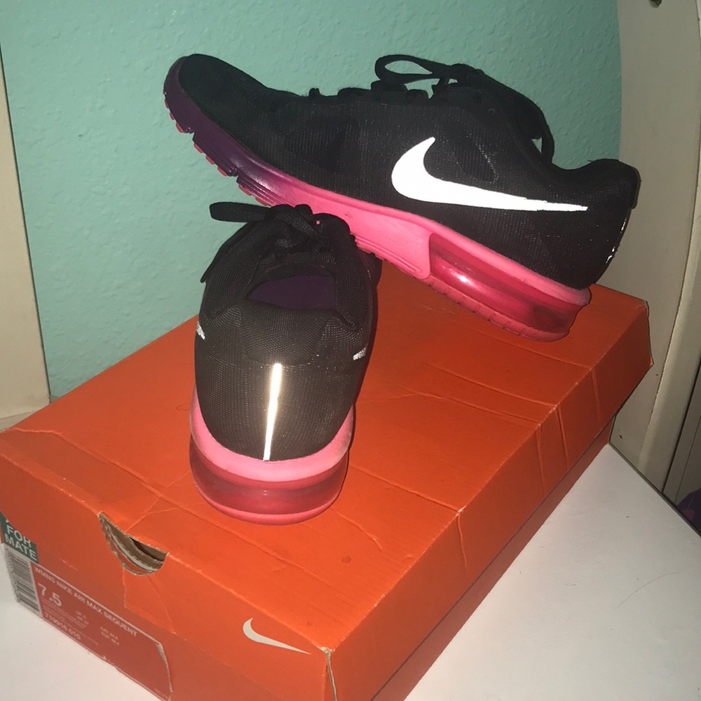 Women’s Nike air max’s sequent in 7.5